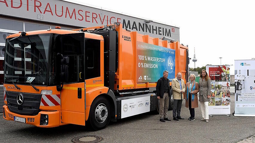 Zu sehen ist ein Brennstoffzellen-Abfallsammelfahrzeug
