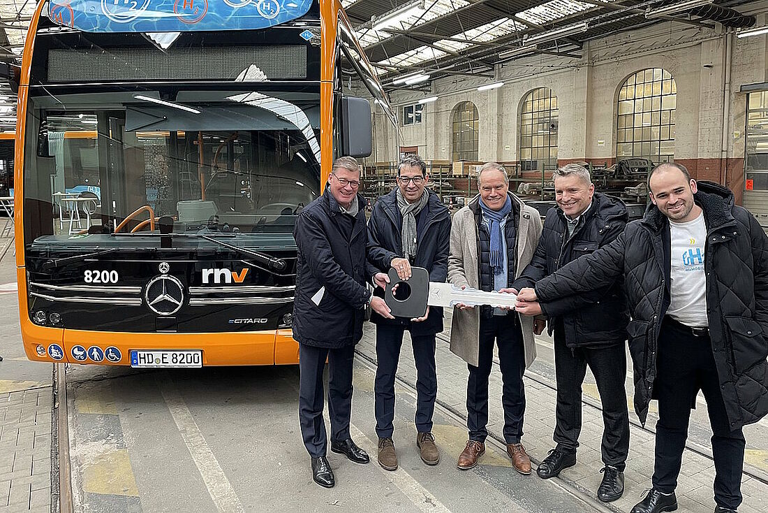 Übergabe der ersten H2 eCitaros durch Daimler Buses an die rnv am 23.11.2023. 
